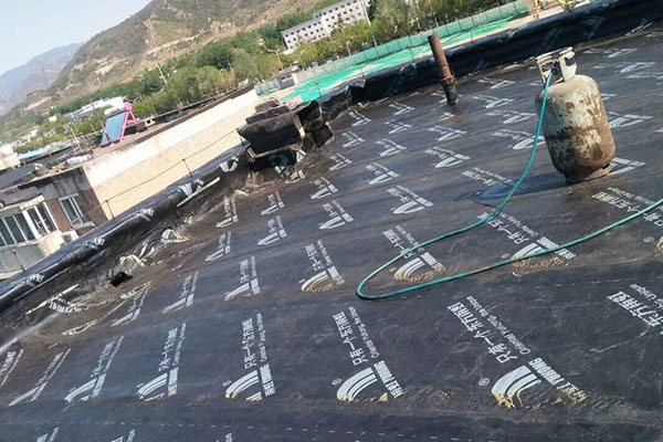 北京廊坊香河防水公司:屋面裂縫漏水如何處理_屋面免開挖防水堵漏方法_北京廊坊防水公司